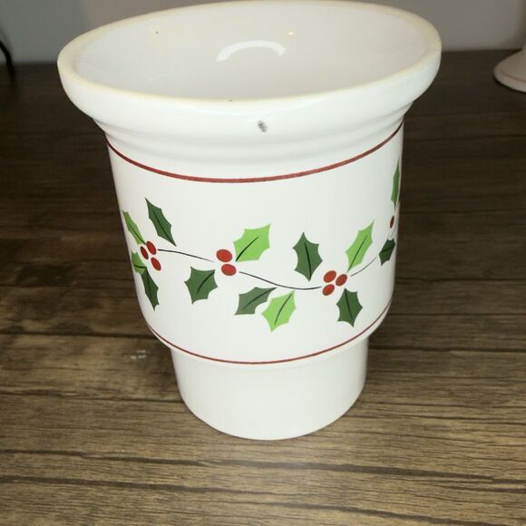 Christmas Holly Berry China Set With Lefton China Christmas Bell Item #7944 - Picture 5 of 9